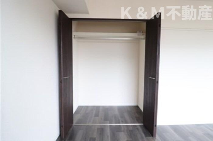 グリーンシャトル Bの収納|こまごまとしたものを収納できそうですね