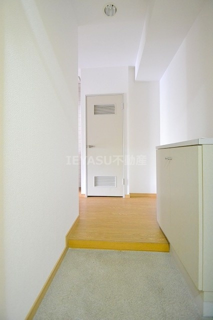 観音町ビルの玄関|参考写真