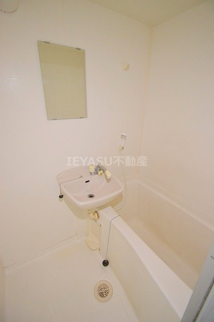 観音町ビルの浴室|参考写真