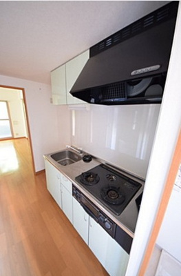 【キッチン】 | ヴェルドミール荻窪 | 3口コンロのシステムキッチン。