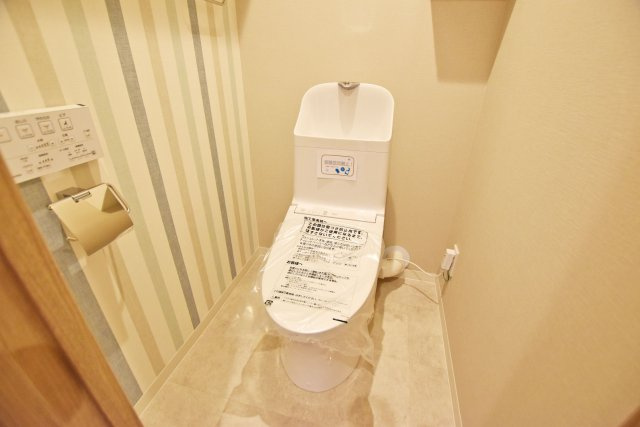 香枦園スカイハイツのトイレ|温水洗浄便座付きで快適にご利用いただけます。