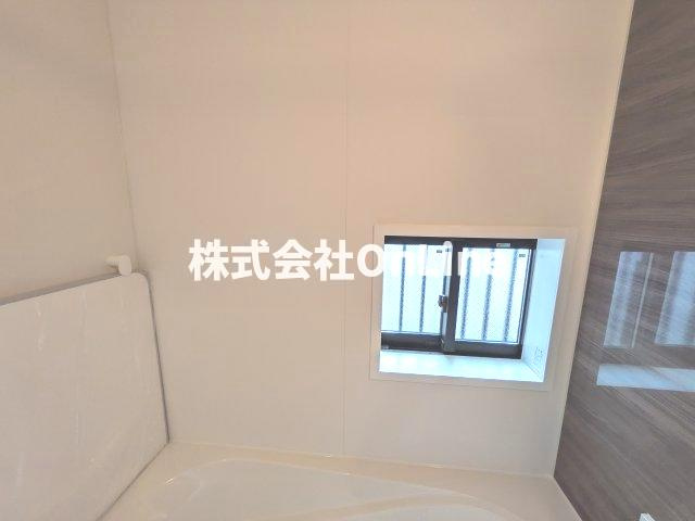 八尾市上之島町南７丁目の一戸建ての浴室