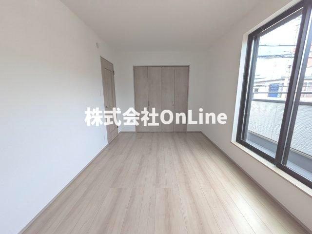 八尾市上之島町南７丁目の一戸建ての洋室