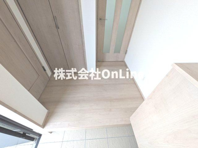 八尾市上之島町南７丁目の一戸建ての玄関