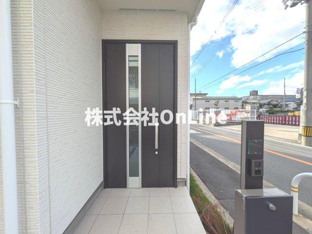 八尾市上之島町南７丁目の一戸建てのエントランス