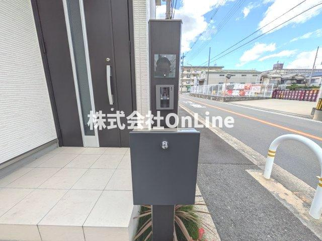 八尾市上之島町南７丁目の一戸建てのエントランス