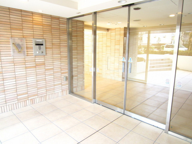 オーベルグランディオハートアイランドのエントランス|分譲ならではのセキュリティー！