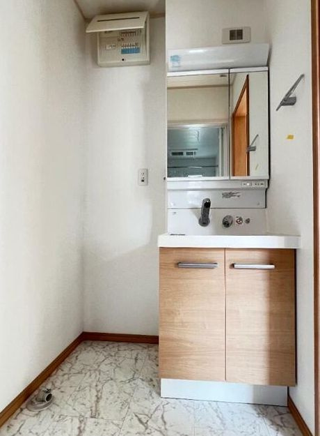 ロイヤルパレスの独立洗面台