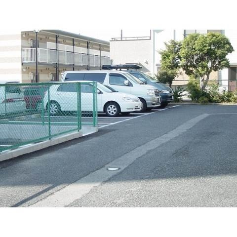 ピュアハウスの駐車場