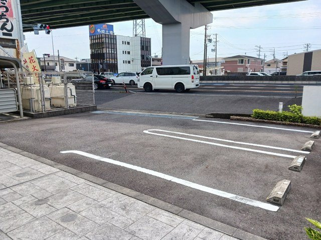 ラ・レコルトの駐車場