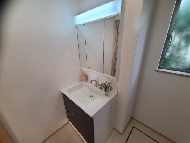 【内観：施工例】 | 神和台３丁目　新築戸建 | 同社同仕様写真です