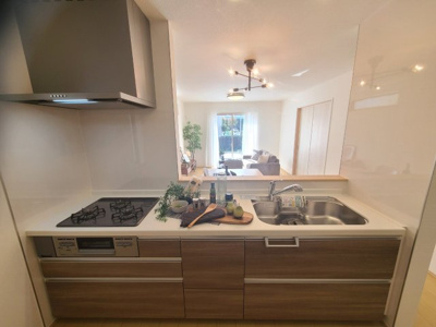 【内観：施工例】 | 神和台３丁目　新築戸建 | 同社同仕様写真です