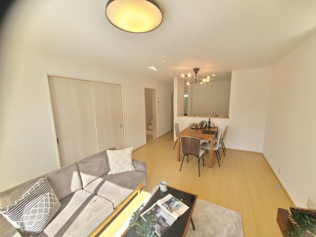 【内観：施工例】 | 神和台３丁目　新築戸建 | 同社同仕様写真です