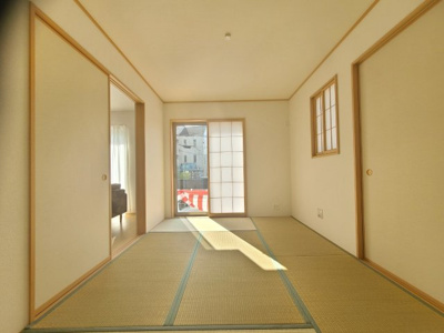 【内観：施工例】 | 神和台３丁目　新築戸建 | 同社同仕様写真です