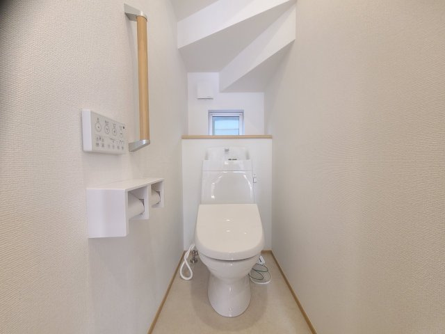 【内観：施工例】 | 神和台３丁目　新築戸建 | 同社同仕様写真です