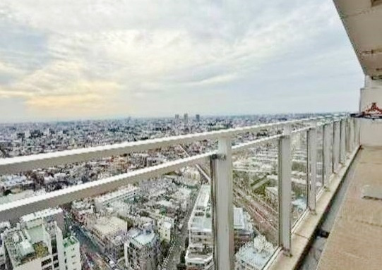 プラウドタワー石神井公園のバルコニー|南西側23階住戸につき陽当たり通風・眺望良好です