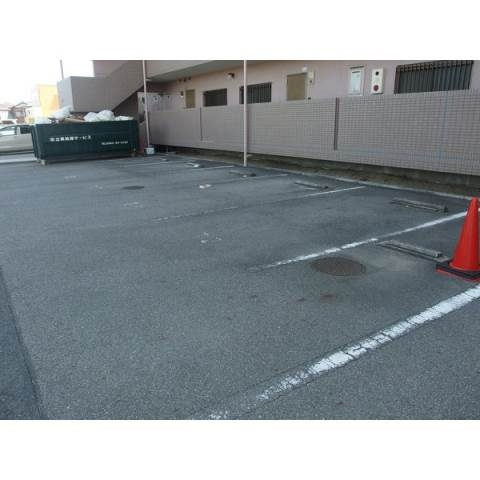 グリーンヒル大和Ⅱの駐車場