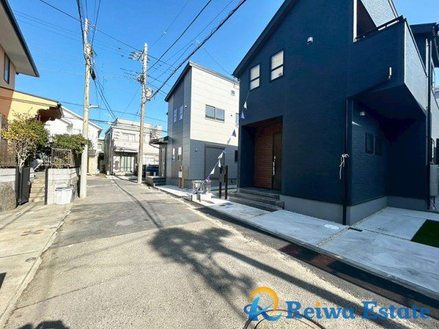 新築戸建　藤沢市辻堂東海岸2丁目の前面道路含む現地写真