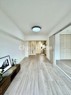 【居間・リビング】 | アルカディア東駒形 | 【居間・リビング】「ＬＤＫは家族団らんをデザイン」広いＬＤＫでは家族が集まり一緒の時間を過ごせる工夫がされております。何気ない一日の当たり前のひとコマがいつか一生の宝物になります