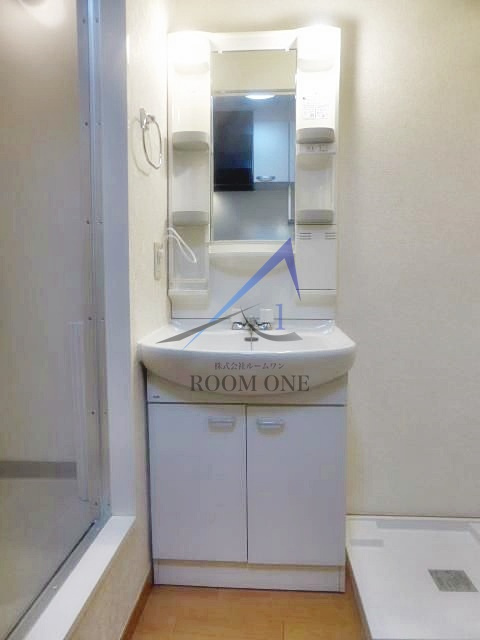 リトルターンの洗面所|独立洗面台です。