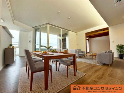 【居間・リビング】 | グランドメゾン六甲カネディアンヒル | 8階角部屋！