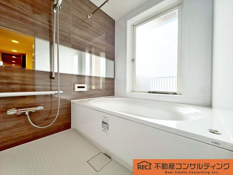 グランドメゾン六甲カネディアンヒルの浴室|WICや納戸など収納豊富