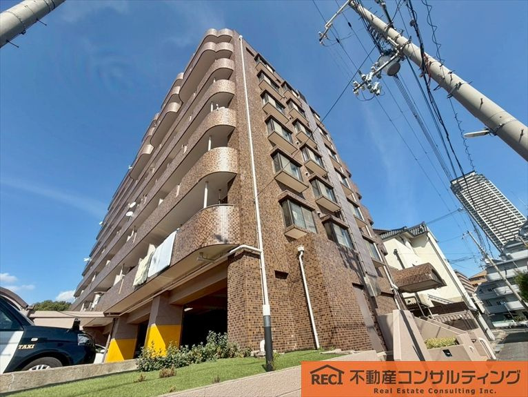 プラザ御影の外観