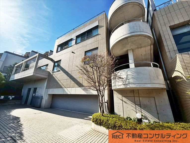 パレロワイヤル芦屋川の外観