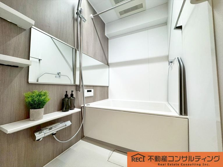 甲南メゾン本山の浴室|南西向き陽当たり良好