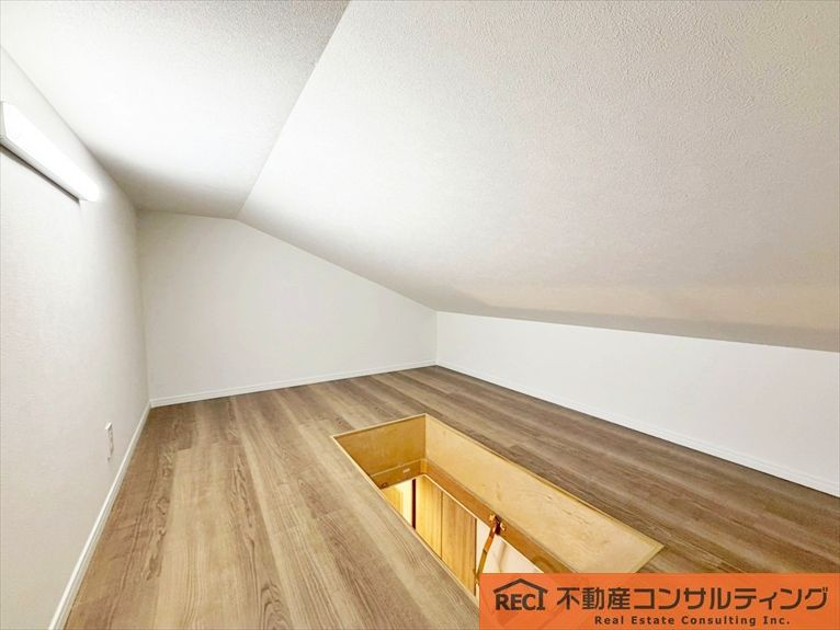 神戸市灘区楠丘町5丁目　新築戸建　B号地の収納