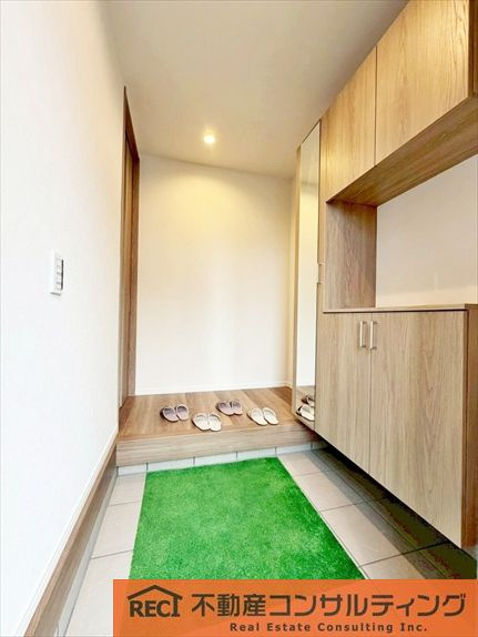 神戸市灘区楠丘町5丁目　新築戸建　B号地の玄関