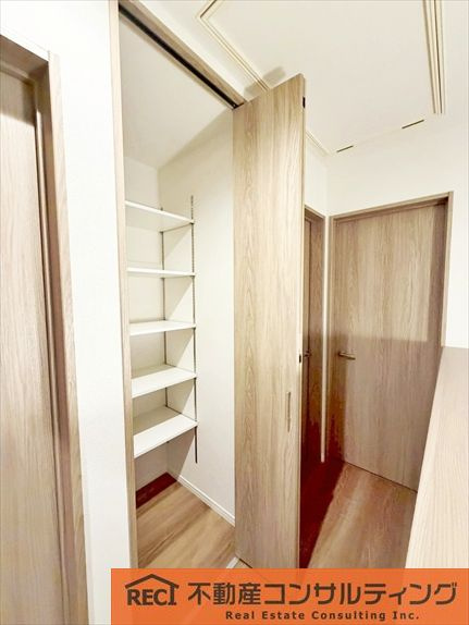 神戸市灘区楠丘町5丁目　新築戸建　B号地の収納