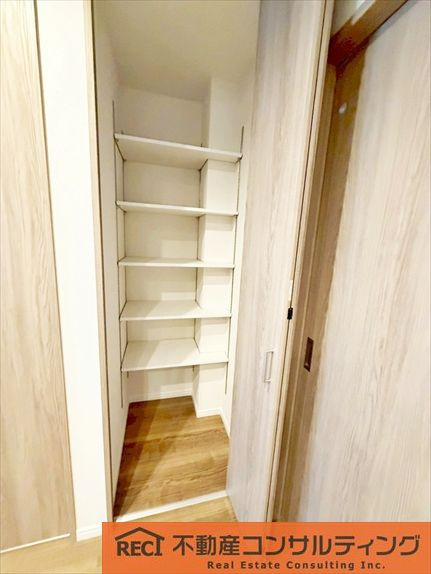 神戸市灘区楠丘町5丁目　新築戸建　B号地の収納