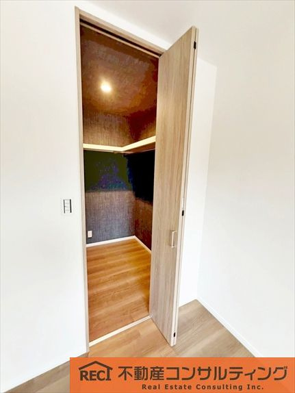 神戸市灘区楠丘町5丁目　新築戸建　B号地の収納