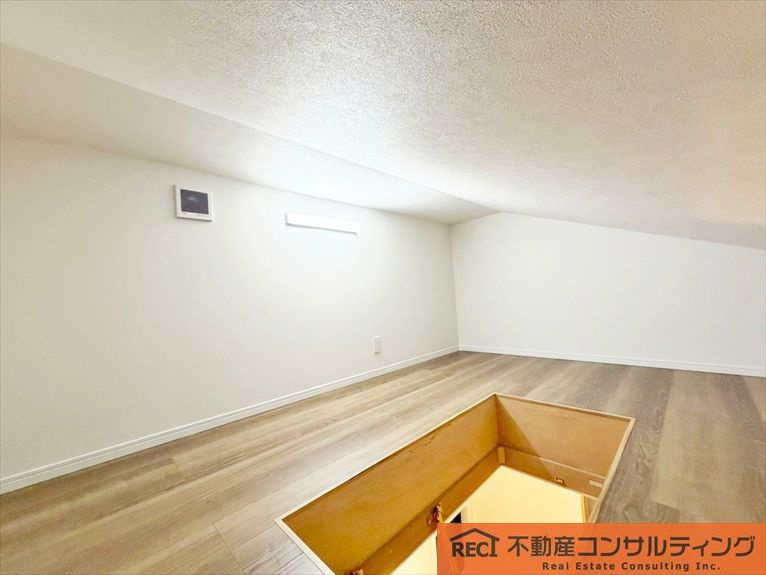 神戸市灘区楠丘町5丁目　新築戸建　B号地の洋室