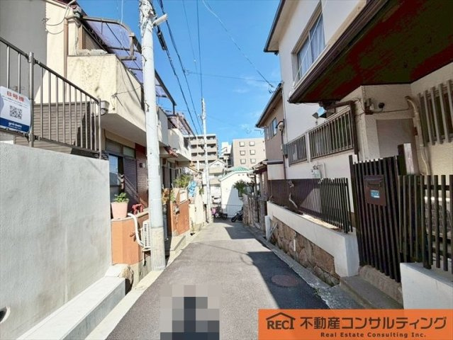 神戸市灘区楠丘町5丁目　新築戸建　B号地の前面道路含む現地写真