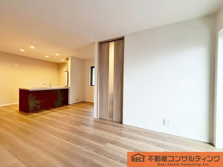 神戸市灘区楠丘町5丁目　新築戸建　B号地の居間・リビング