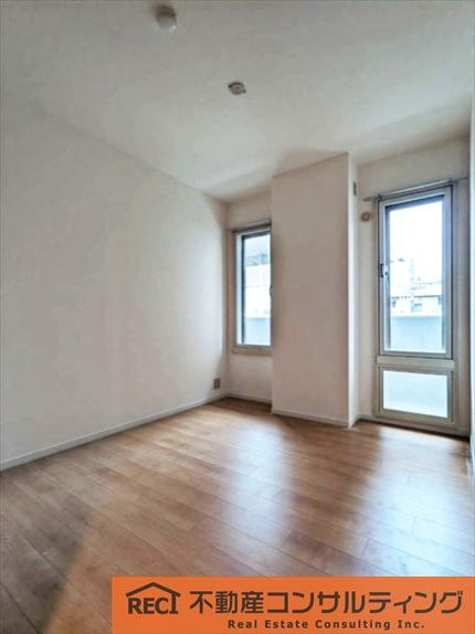 エナ御影の寝室