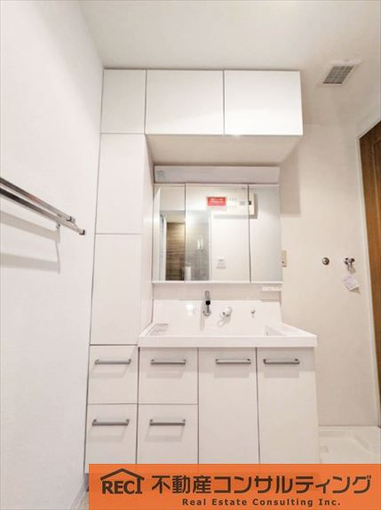 エナ御影の独立洗面台|御影小学校・御影中学校徒歩5分圏内