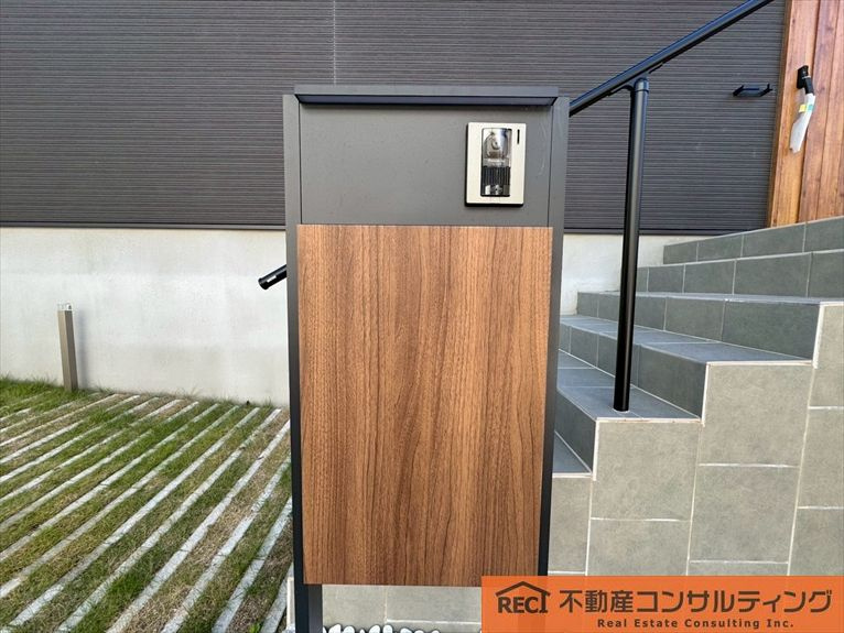 神戸市東灘区鴨子ヶ原3丁目　新築戸建のエントランス