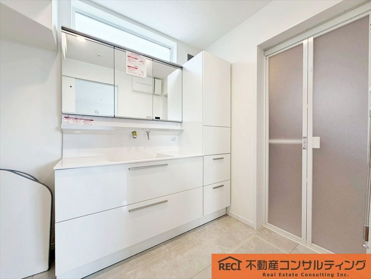 神戸市東灘区鴨子ヶ原3丁目　新築戸建の独立洗面台