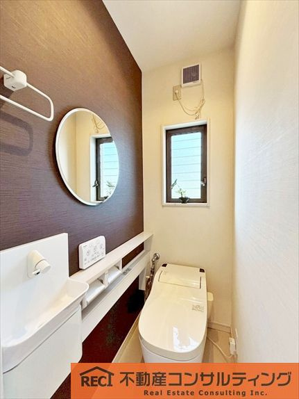 西宮市松並町　中古戸建のトイレ