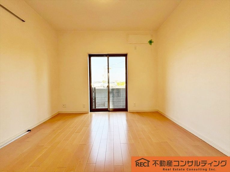 西宮市松並町　中古戸建の洋室