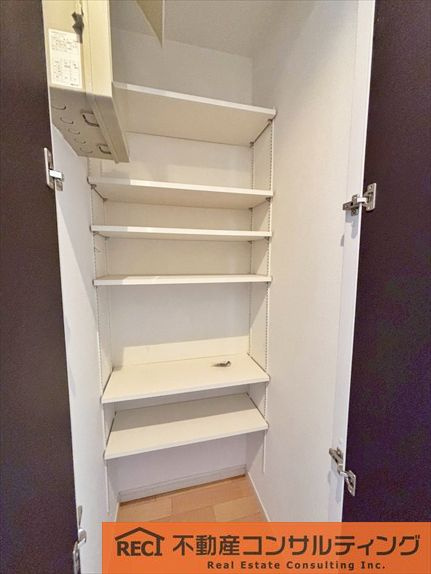 西宮市松並町　中古戸建の収納