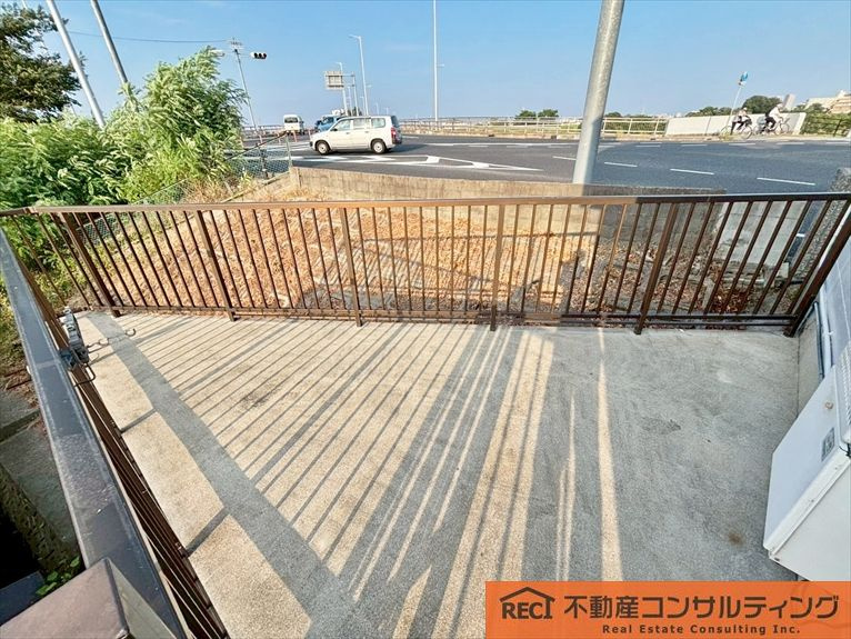 西宮市松並町　中古戸建のバルコニー