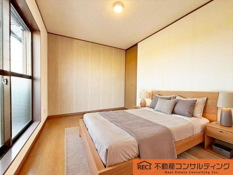 西宮市松並町　中古戸建の寝室