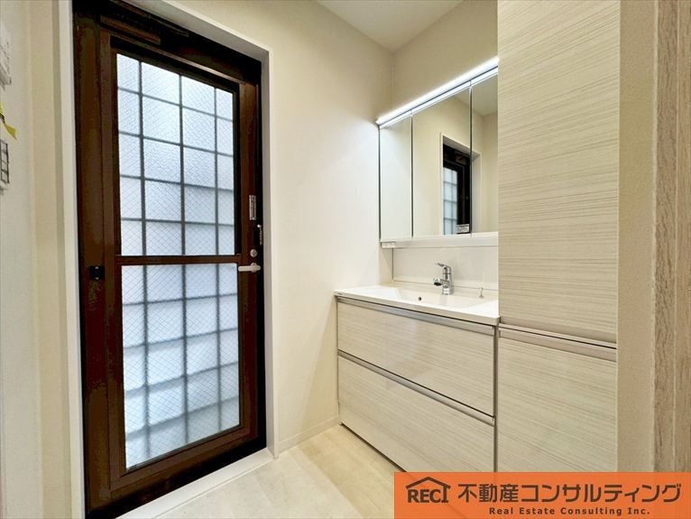 神戸市灘区上河原4丁目　中古戸建の独立洗面台