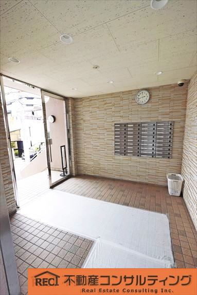 ライオンズマンション王子公園のエントランス