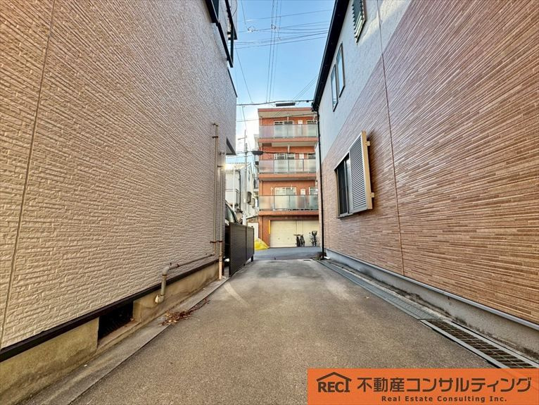 神戸市灘区灘南通6丁目　中古戸建の駐車場