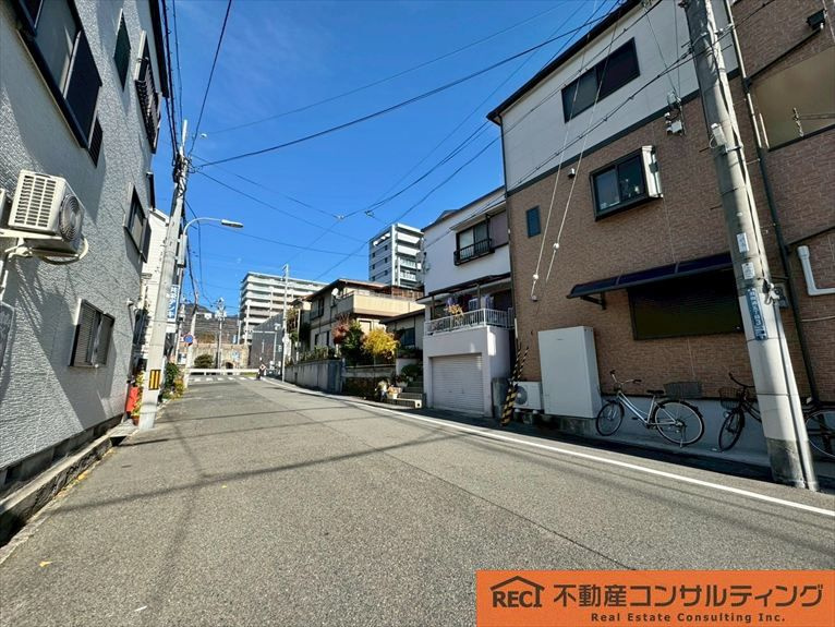 神戸市灘区灘南通6丁目　中古戸建の駐車場